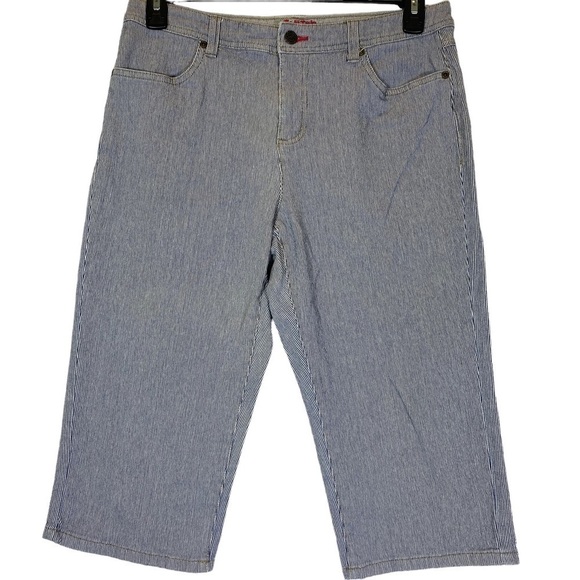 Smith's Dungarees woman's size 10 Capris blue white railroad pin stripe denim - Picture 3 of 6